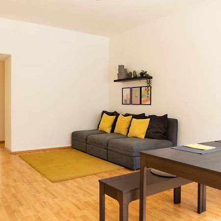 Cosy 2 Bedroom Apartment for 8 in Berlin Neukölln Buitenkant foto