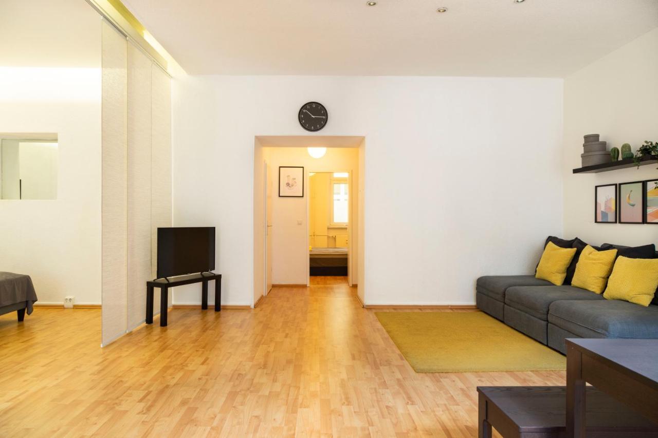 Cosy 2 Bedroom Apartment for 8 in Berlin Neukölln Buitenkant foto